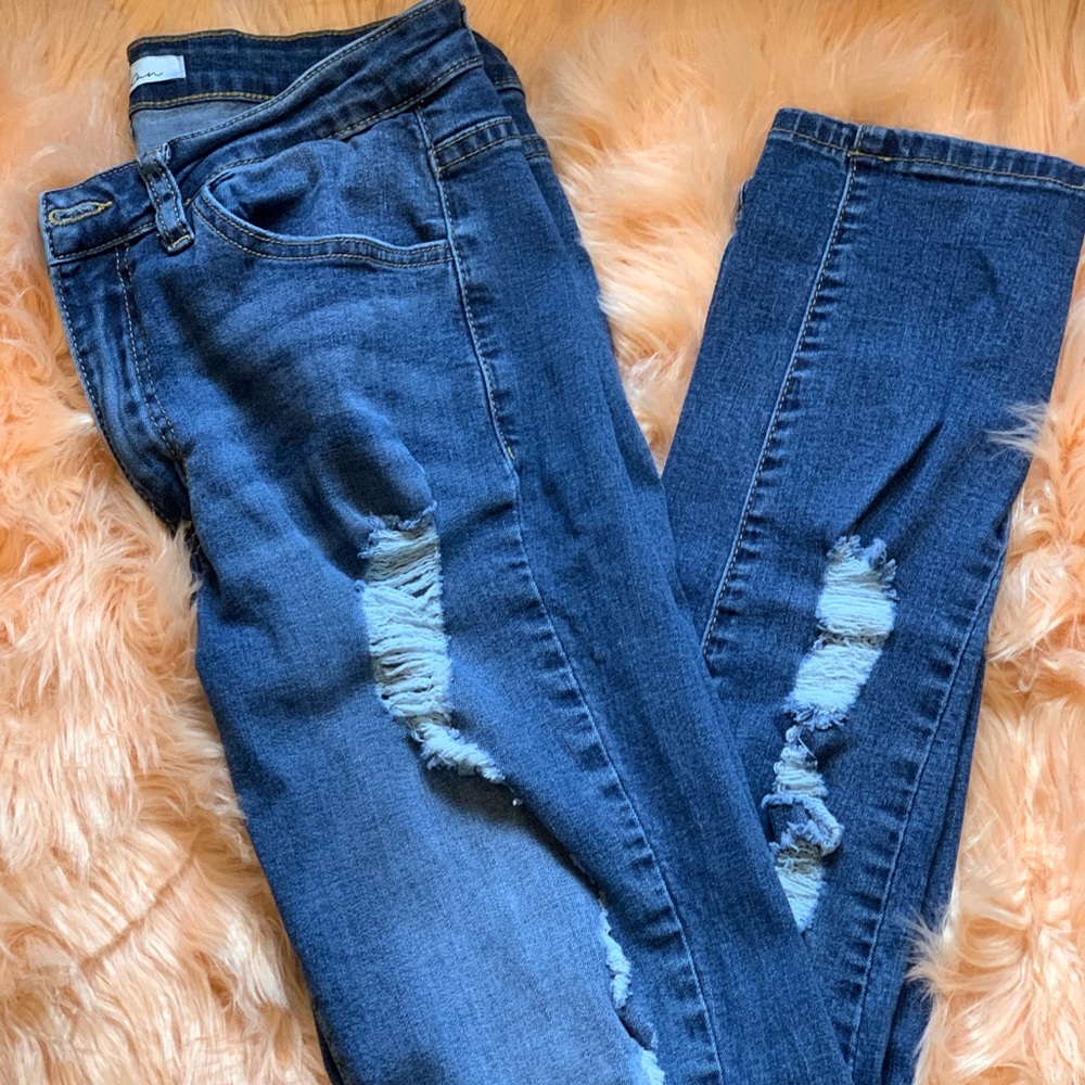 KanCan Distressed Jeans